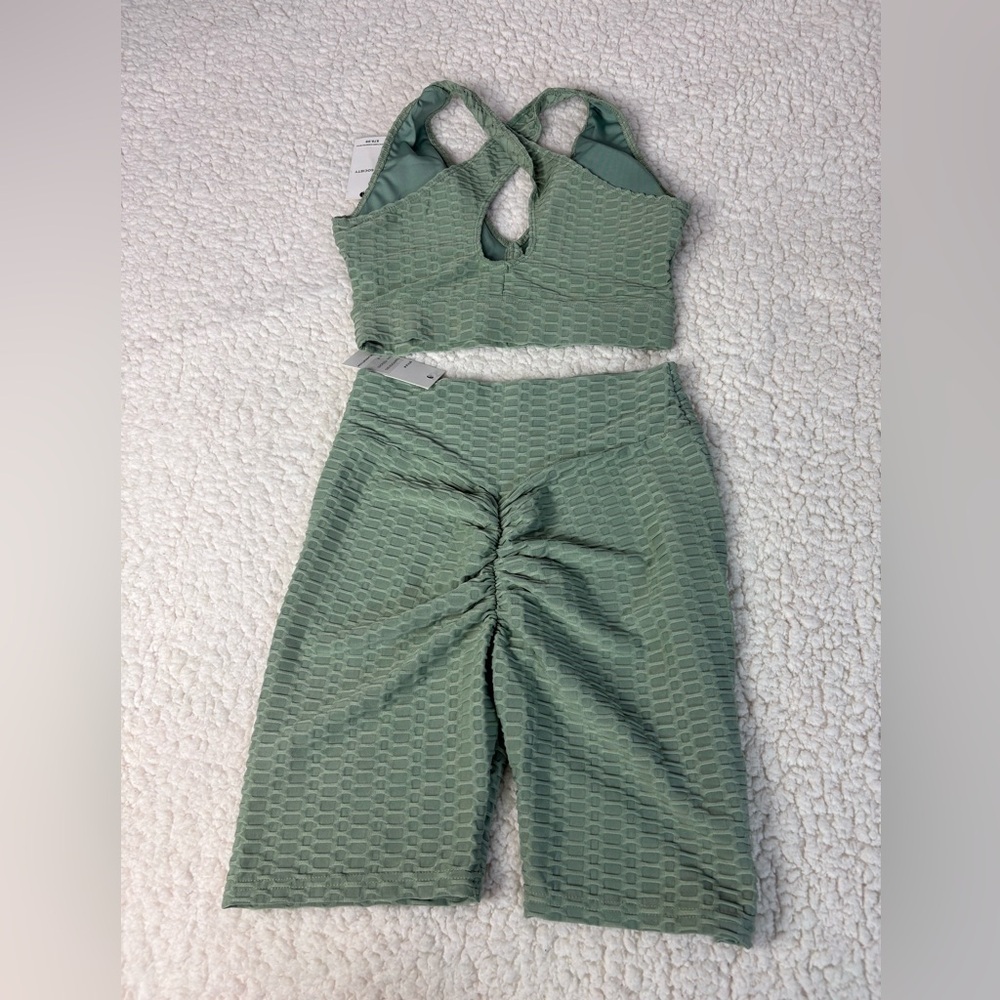 Society Green Crop Top - Picture 2 of 12
